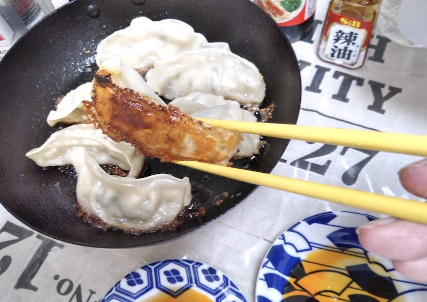 味の素『黒豚大餃子』の焼き方! 食べてみました【フライパン】【スキレット】