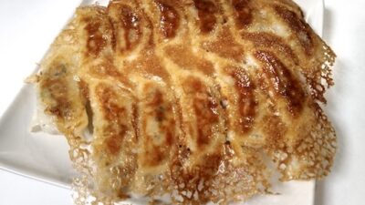 味の素の冷凍餃子、『黒胡椒にんにく餃子』の焼き方! 食べてみました【フライパン】